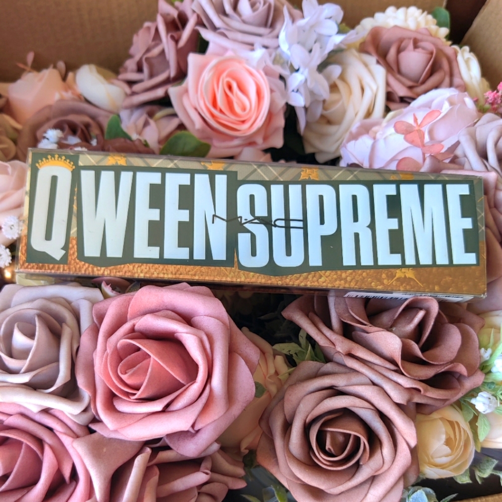 M.A.C QWEEN SUPREME NIB